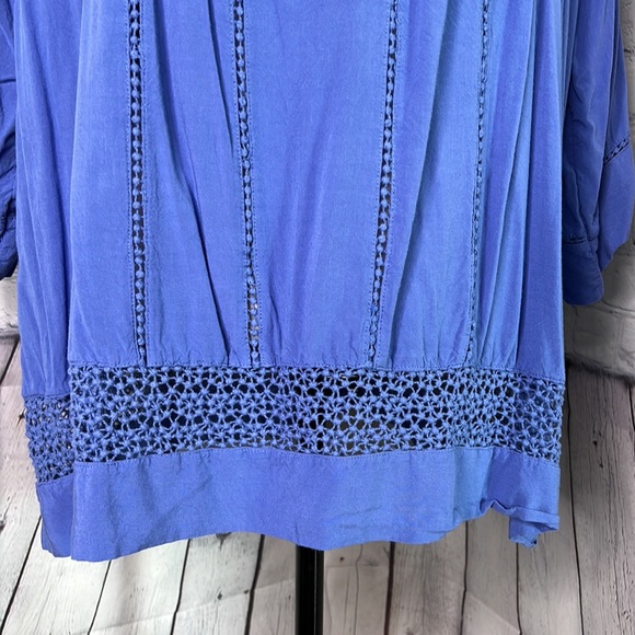 Solitaire half button-up Blouse - Picture 7 of 9